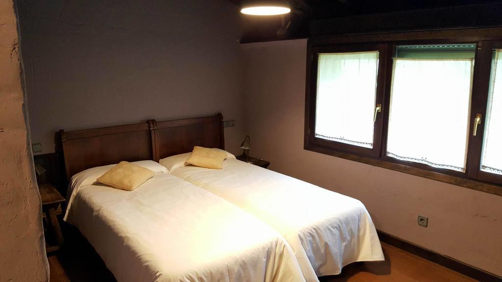 Hostal Itzalargikoborda Hotel Elizondo Bagian luar foto